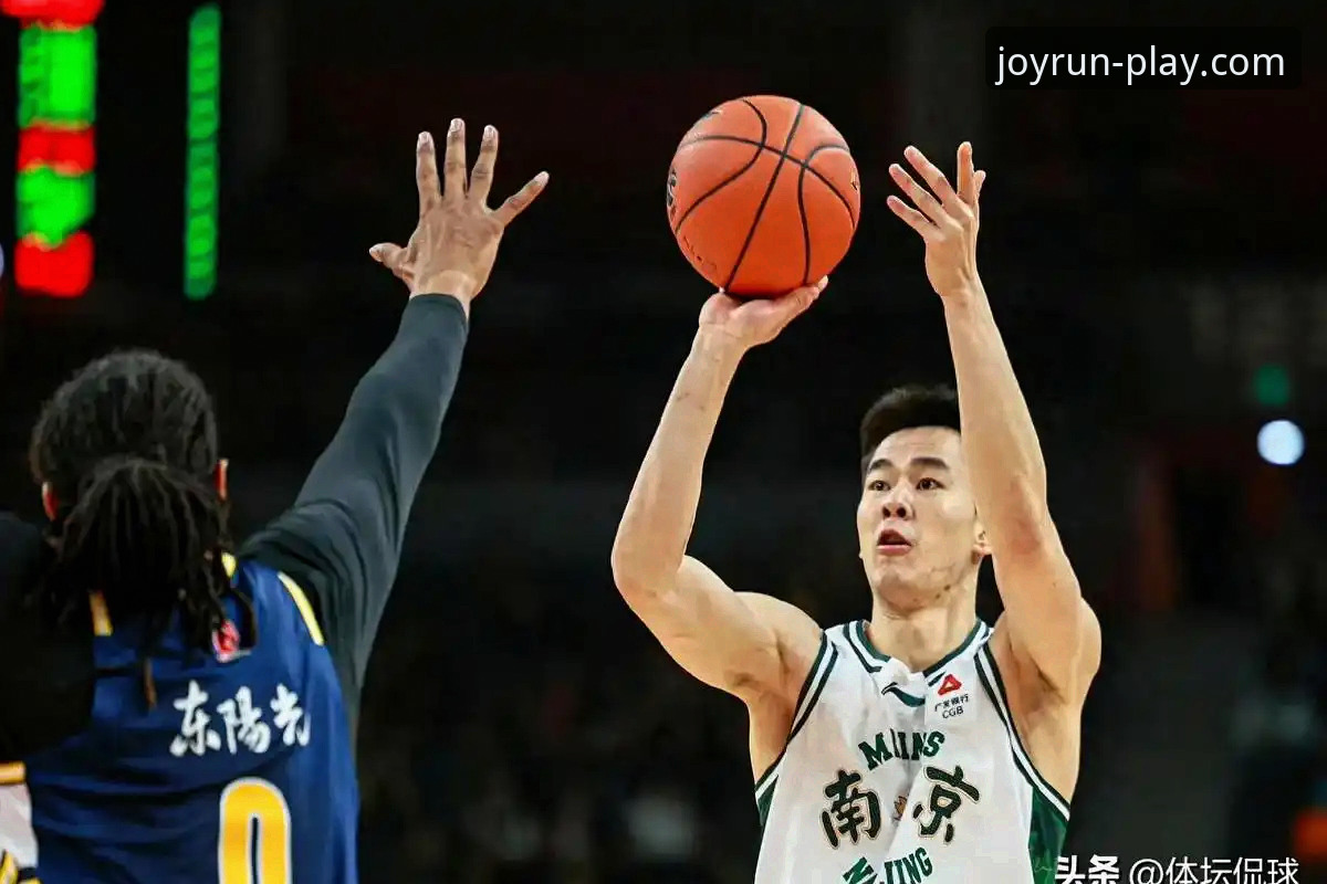 乐竞体育最新版本官方下载 CBA季后赛山西横扫青岛晋级八强赛事回顾与数据分析